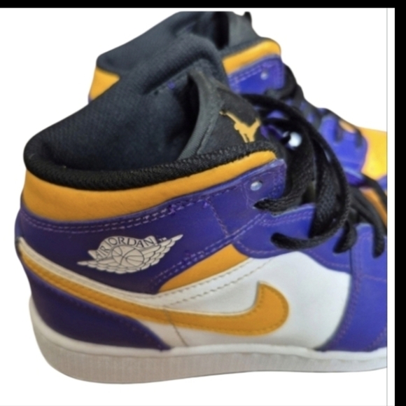 Jordan 1 Mid Lakers Youth Size 4 Sneakers - Picture 2 of 7